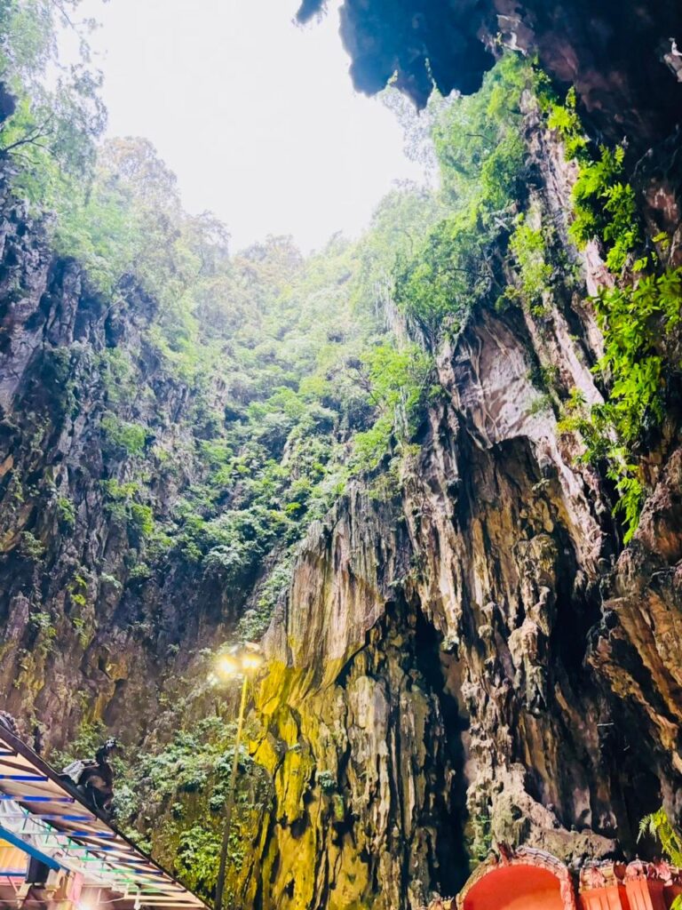 Malaysia Travel Itinerary 8 Days budget travel batu caves things to in kuala lumpur